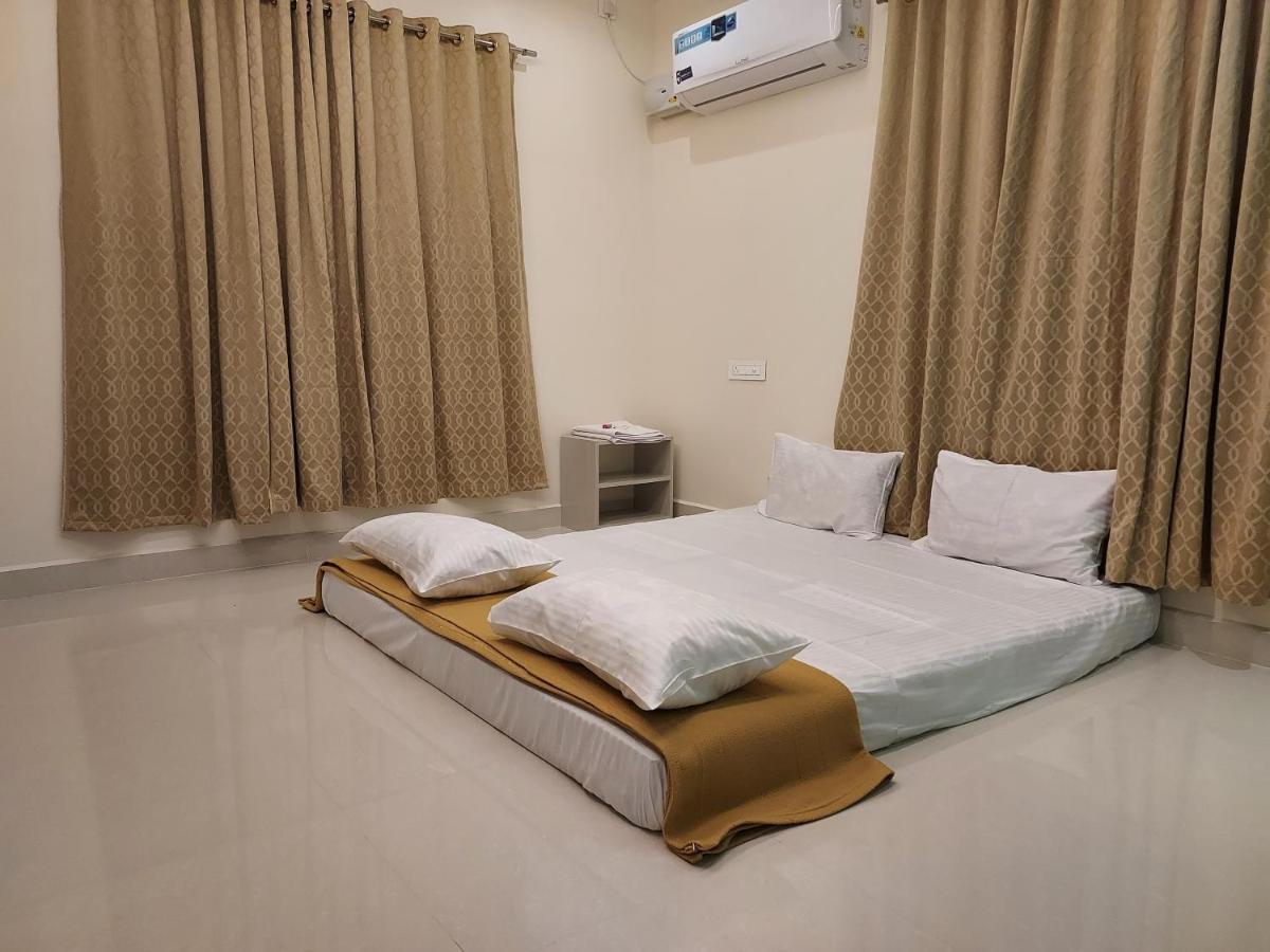 Srirangam Service Apartment Tiruchirappalli Buitenkant foto