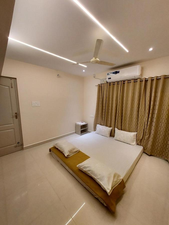 Srirangam Service Apartment Tiruchirappalli Buitenkant foto