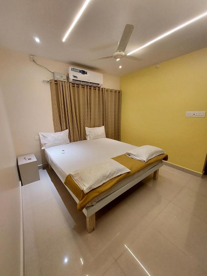 Srirangam Service Apartment Tiruchirappalli Buitenkant foto