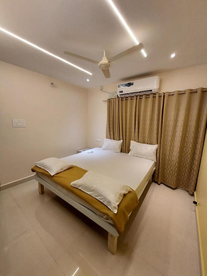 Srirangam Service Apartment Tiruchirappalli Buitenkant foto